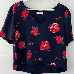 Aritzia Babaton Navy Cropped Floral Top